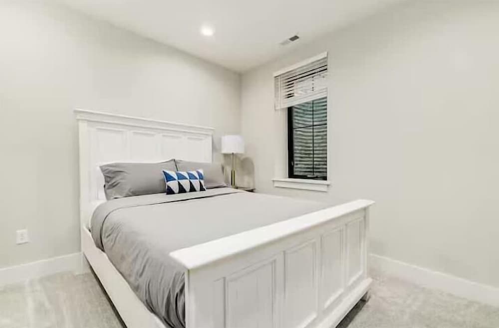 Jungle House Designer Residences – Downtown Columbus