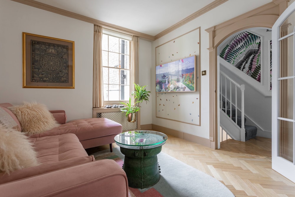Molyneux Street II by Onefinestay