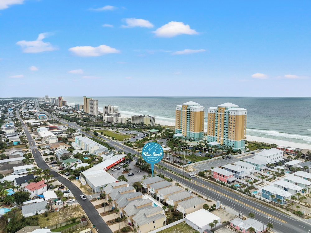 Escape to Sand Dollar Holler: Coastal Retreat, 3 Beds, 2.5 Baths, Sleeps 10!