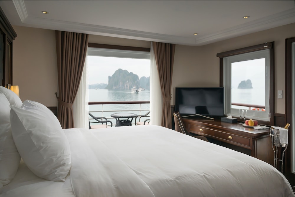 Paradise Elegance Cruise