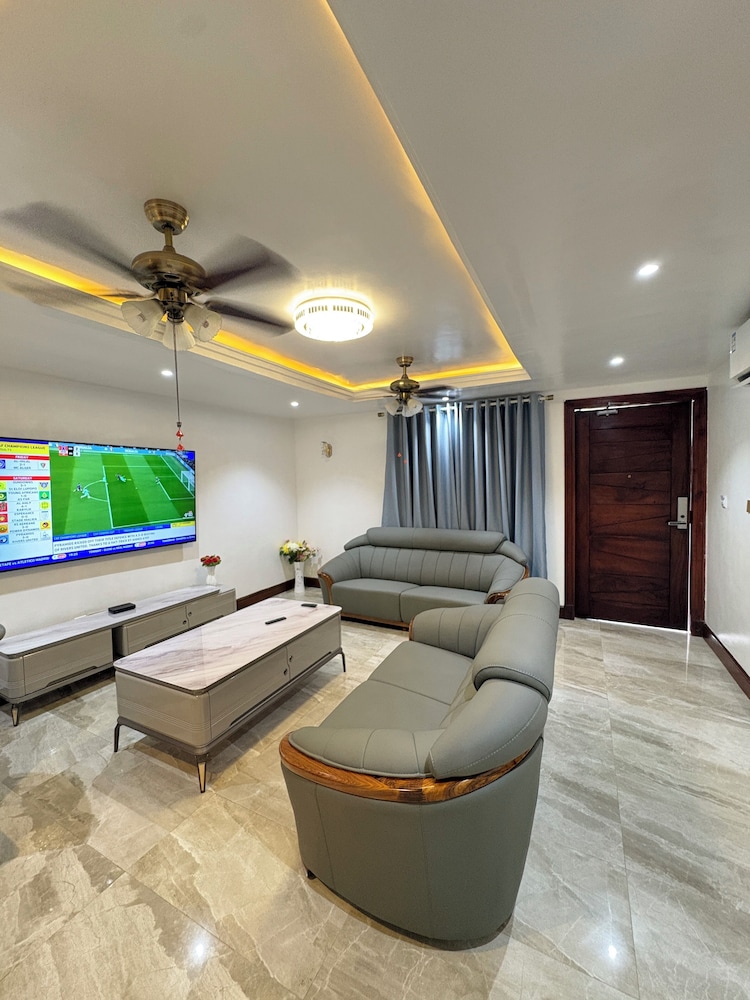 Ridgeway Apartments