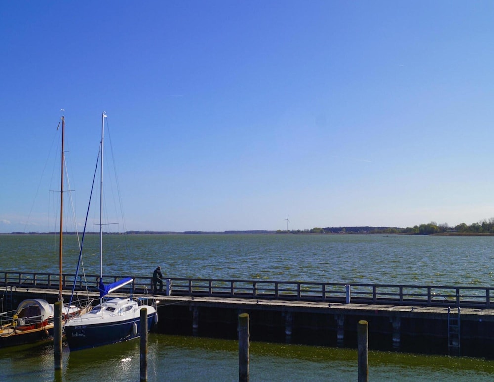 Hausboot Schwimmendes Haus in Ribnitz-damgarten