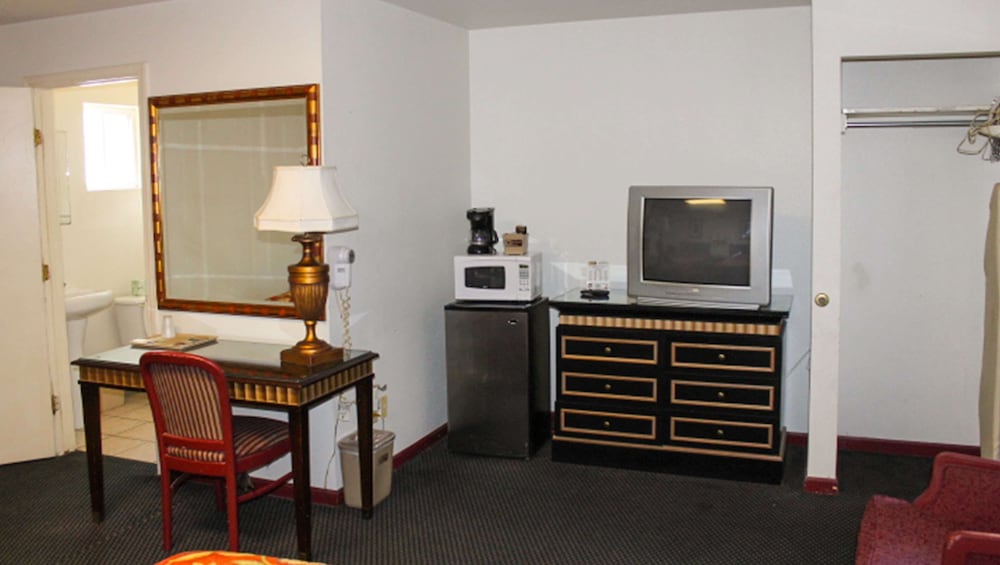 Junction City Vacations - Budget Host Golden Wheat Motel - Property Image 22