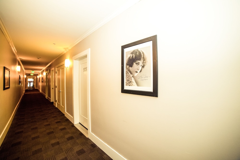 Ray W. Suites