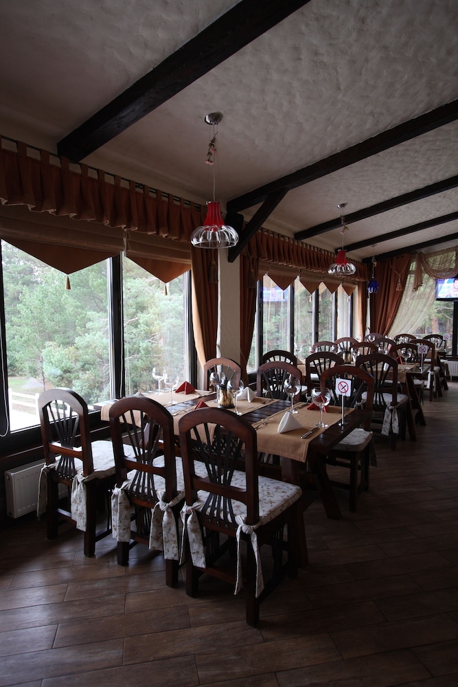 Park-Hotel Butenko Stable