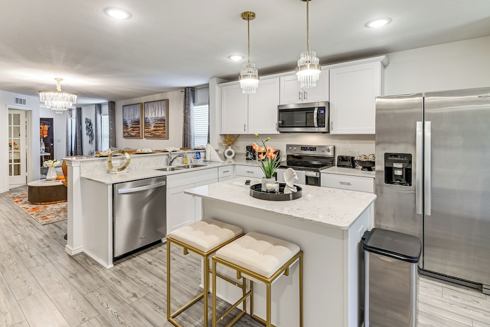 Modern Comforts + Fenced Yard: Princeton Retreat!
