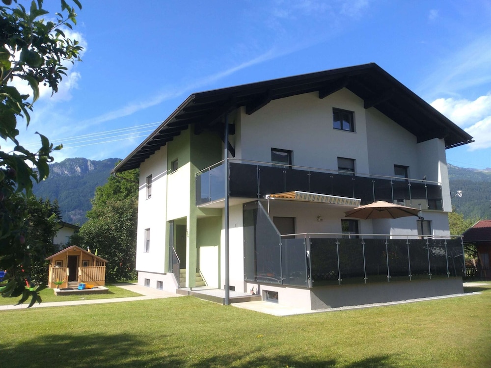 Nice Apartment in Detached House with Large Garden near Town Center & Ski Slope view 4