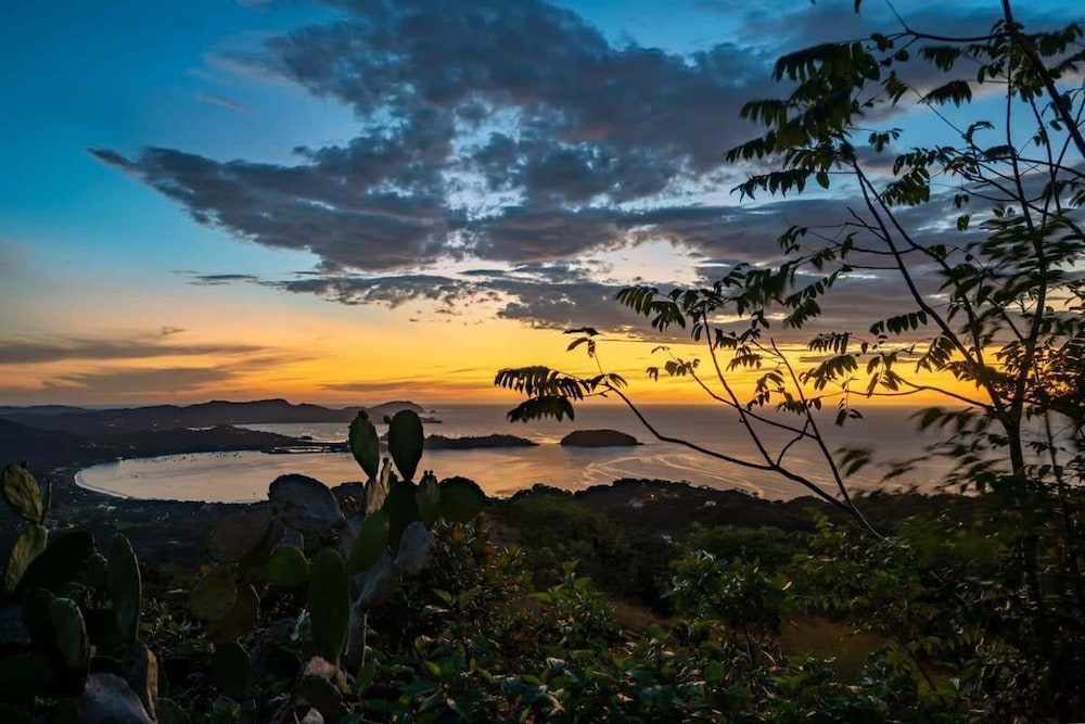 Stunning Mountaintop Property with Stylish Main Home, Private Guesthouse & Infinity Pool
