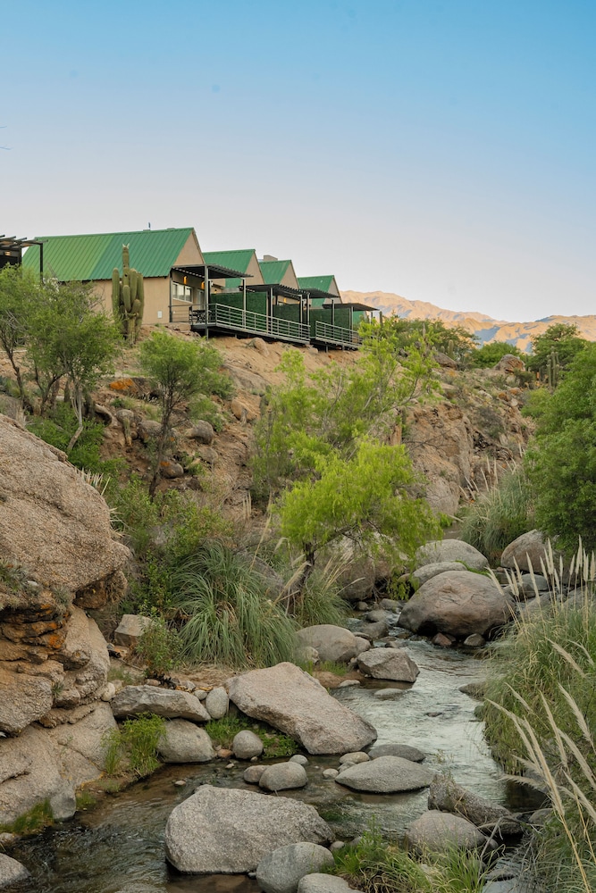 HUACO LODGE