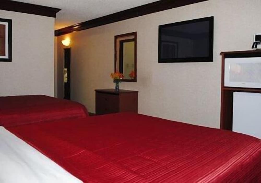 Brattleboro Vacations - Quality Inn  Conference Center - Property Image 47