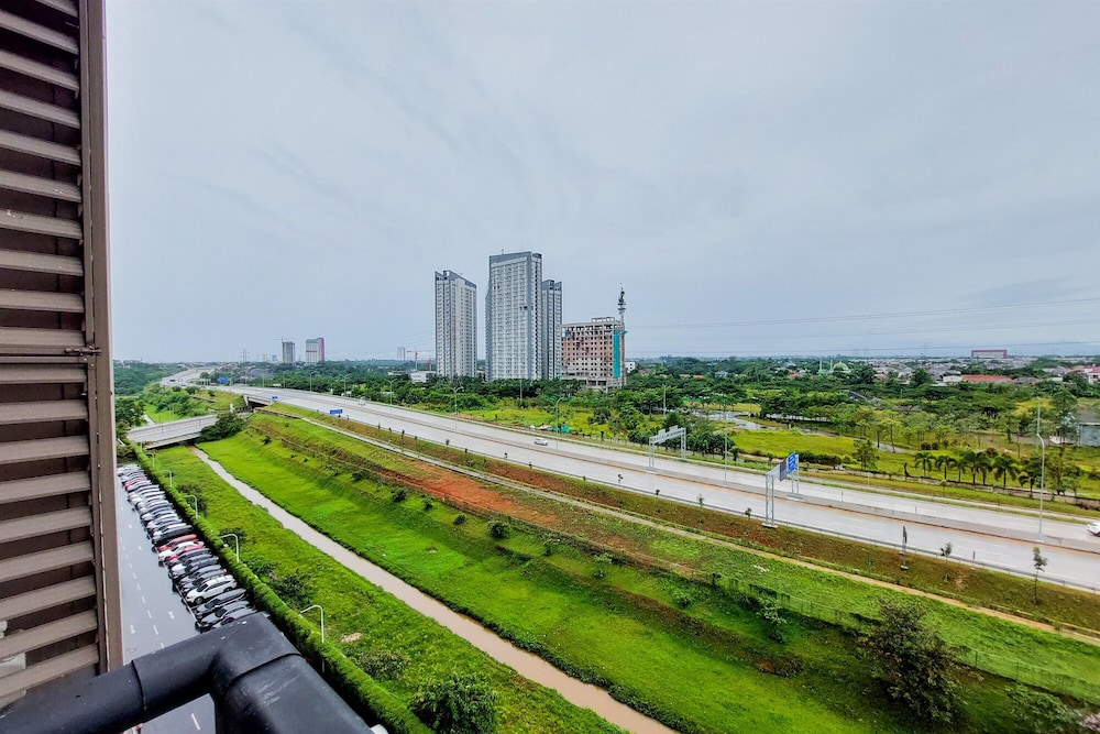 Comfortable 2BR at Sky House BSD Apartment
