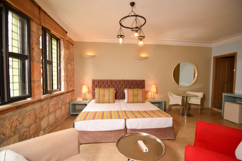 Modern Flat near Hadrian’s Gate -BAS