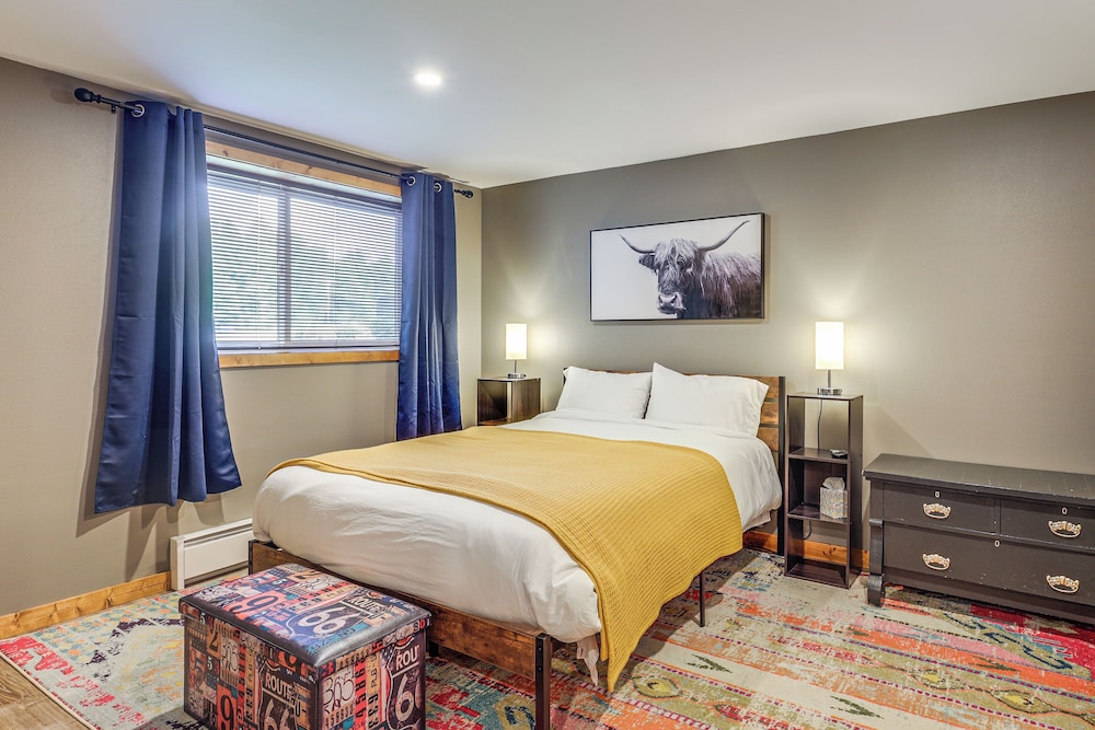 Ski-in/ski-out Condo in Upson - Walk to Lake