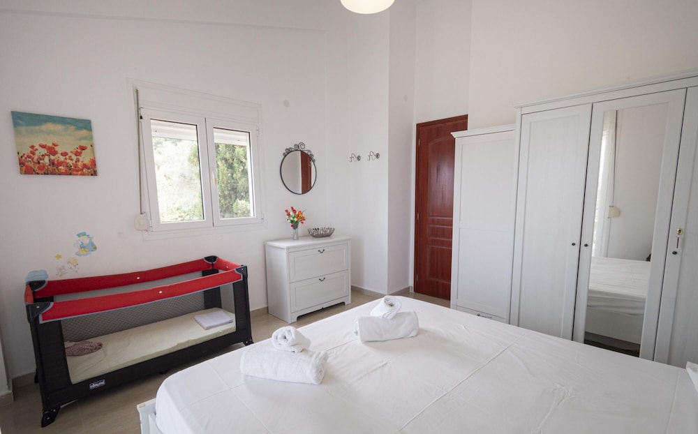 Thalia Maisonette No 6 by Travel Pro Services view 5