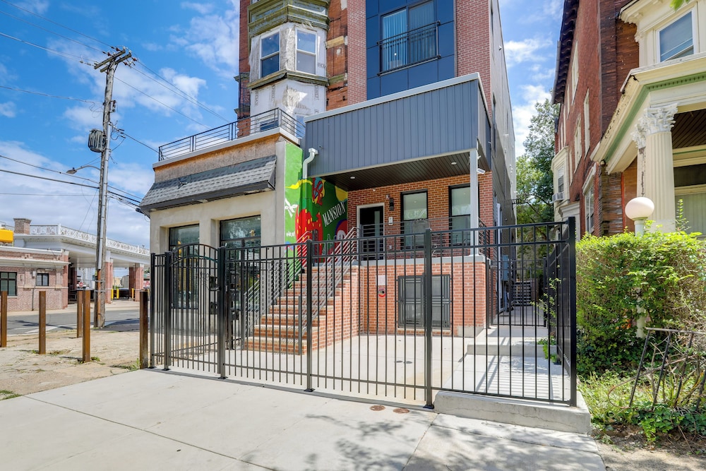 Penthouse Condo w/ Rooftop Deck in Philadelphia!