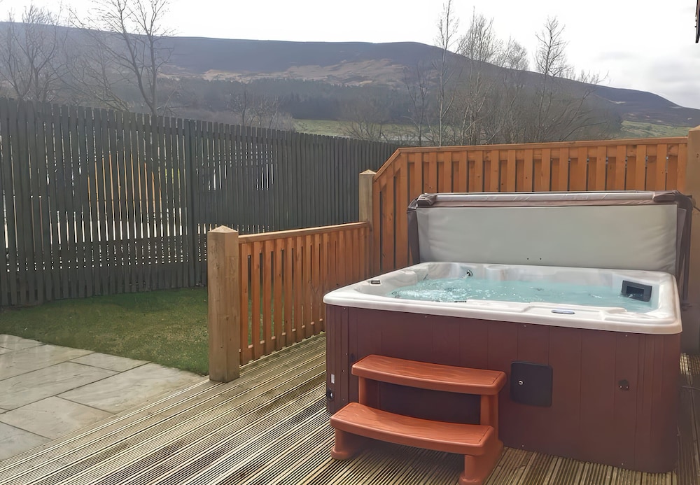 10 Chew Valley Lodge