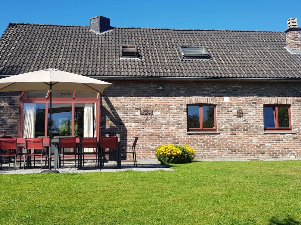 Nice Holiday Farmhouse Located in Sourbrodt near Ski Resort of Ovifat