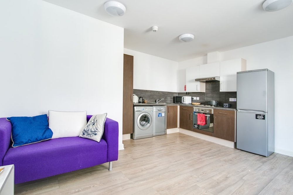 Comfortable Rooms & Apartments - BANGOR view 3
