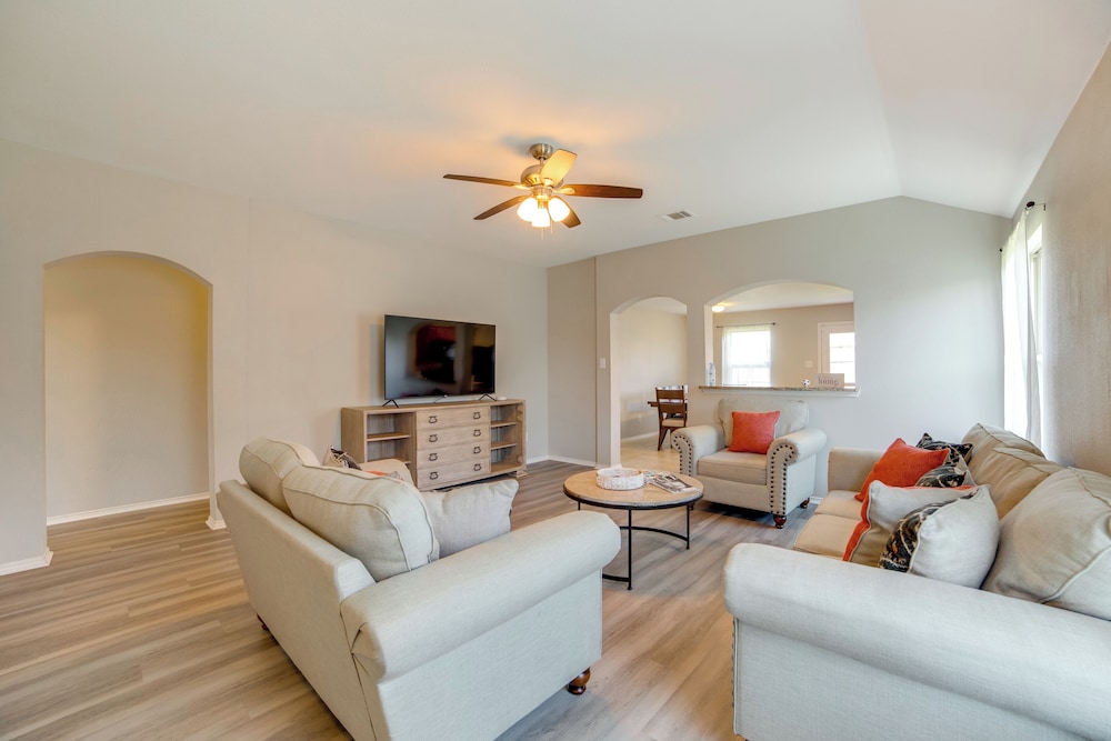 Quiet Suburban Home w/ Private Yard in Seagoville!