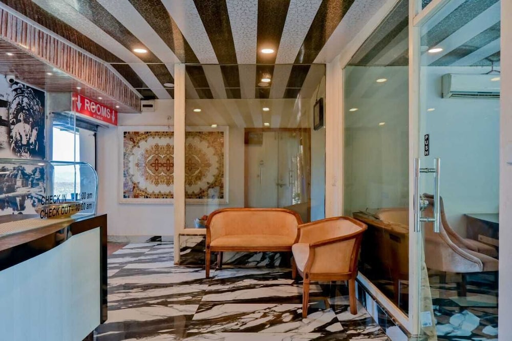 Lobby & Reception