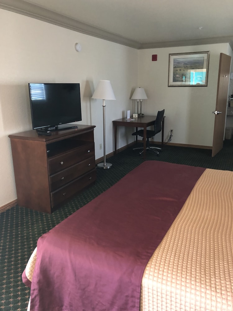 Cloverdale Wine Country Inn  Suites - Property Image 40