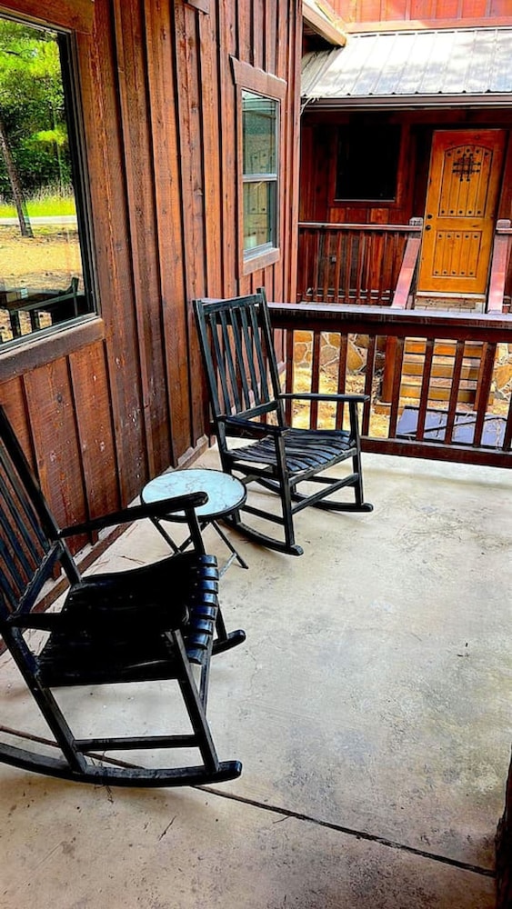 Stone Mountain Lodge Luxurious Rustic Retreat