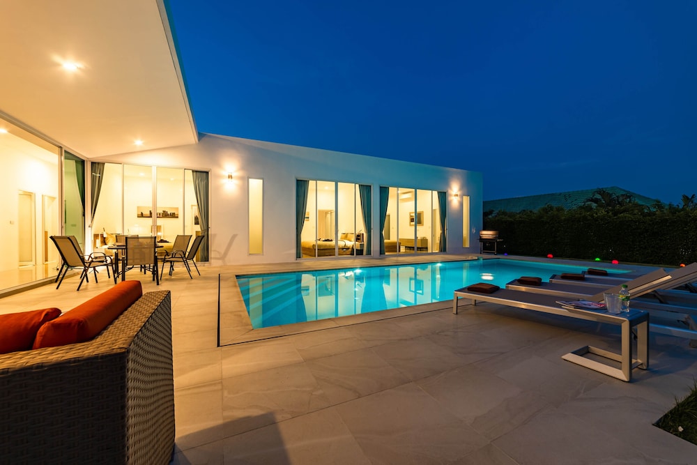 Modern 4 Bedroom Pool Villa - KHA5 view 5