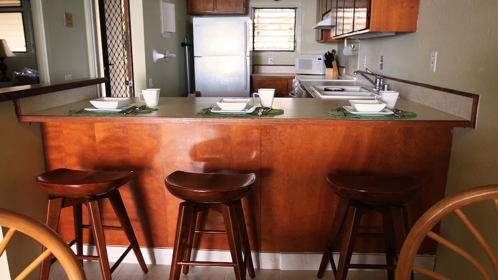 Kona Bali Kai 223 - Oceanfront 2 Bedroom Condo by RedAwning