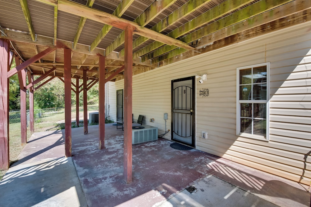 Near Trails & Live Music: Cozy Atlanta Apt!