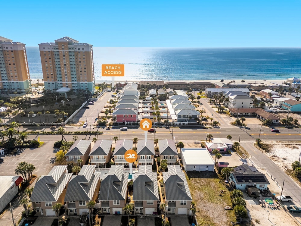 Palm Breeze Retreat Sleeps 10!