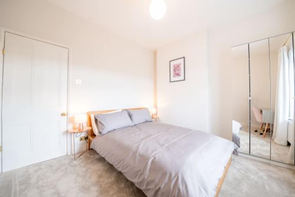 Host Stay Corner Cottage