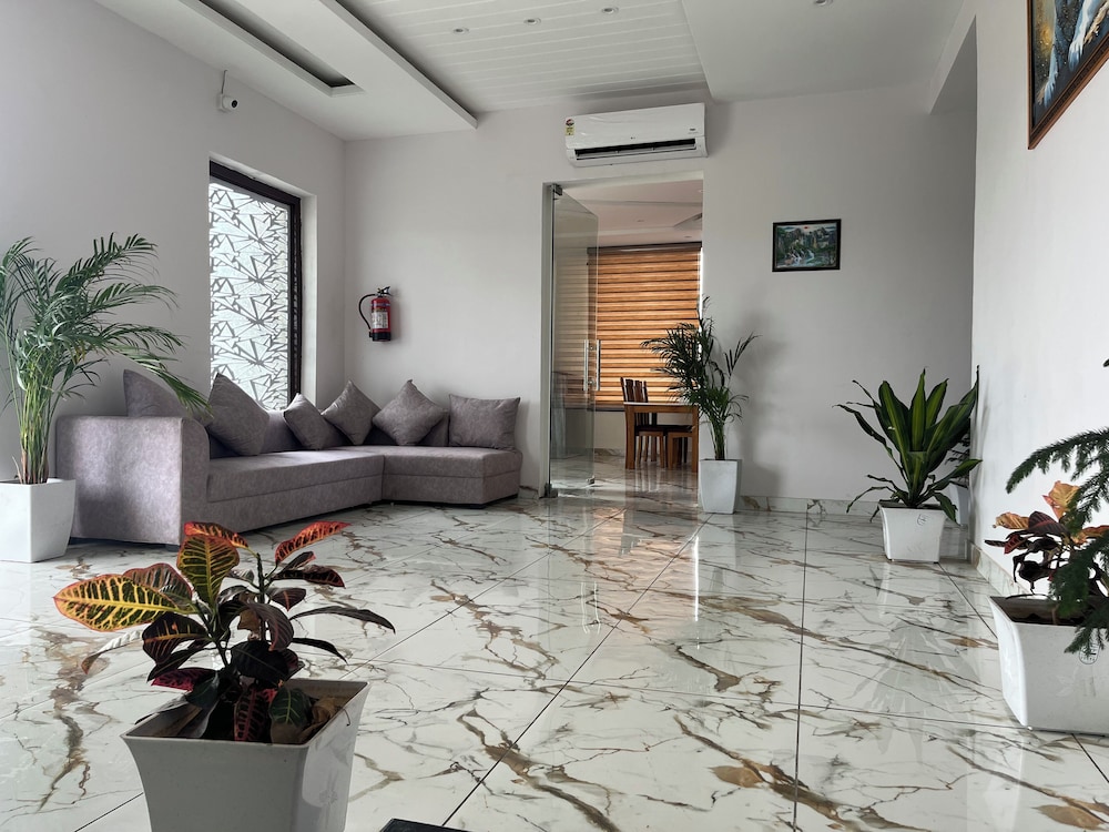 River Home Stay