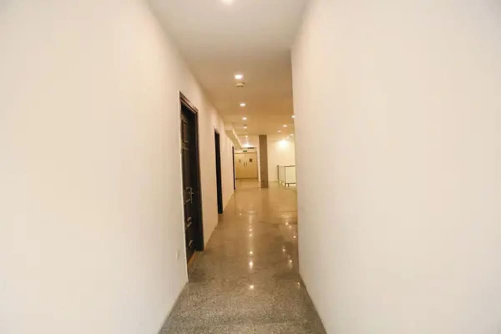 Fabhotel Crown Dx
