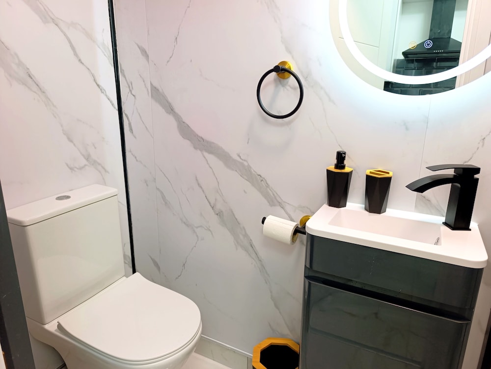 Cardiff 1 Bed Apartment - City Living at its Best