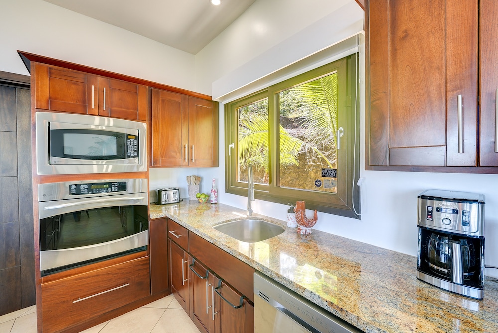 Luxury Home w/ Views & Infinity Pool: Near Beach!