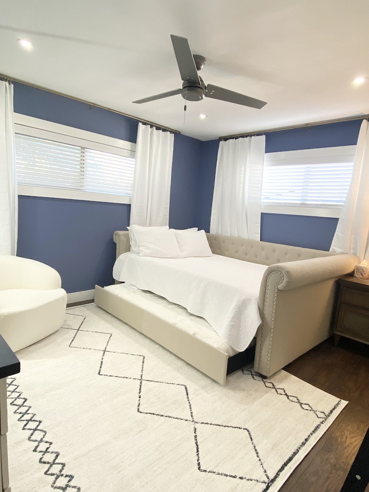 Uptown French Haven 3 Bedroom Residence
