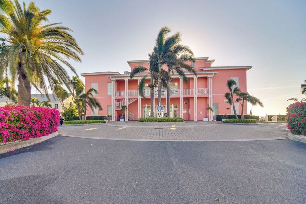 Bayfront St Petersburg Retreat 4 Mi to Downtown!