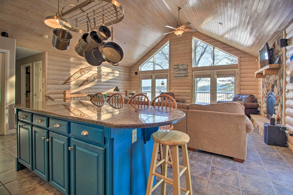 Brainerd Cabin on Camp Lake w/ Boat Slip & Dock!