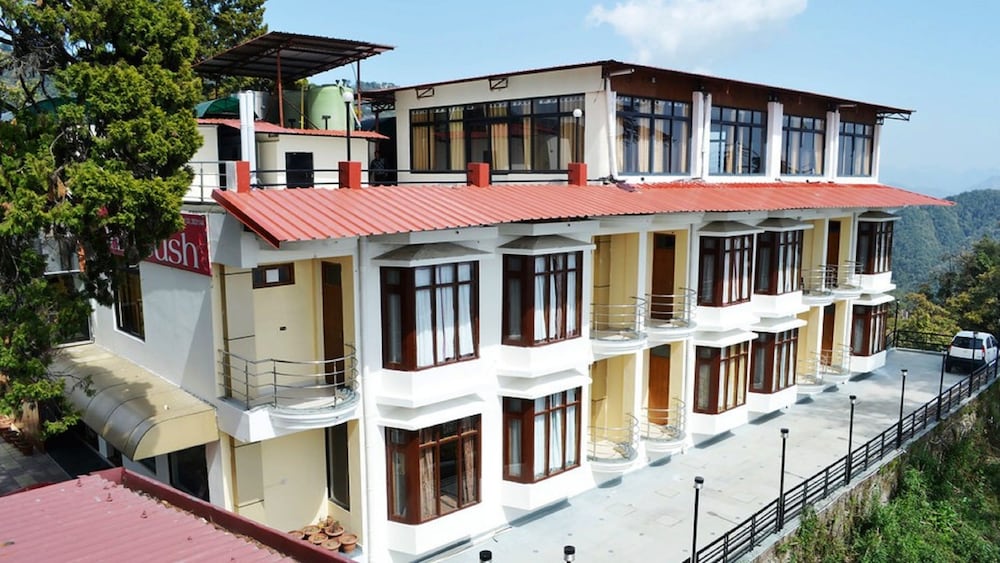 Hotel Majestic Oak Bush