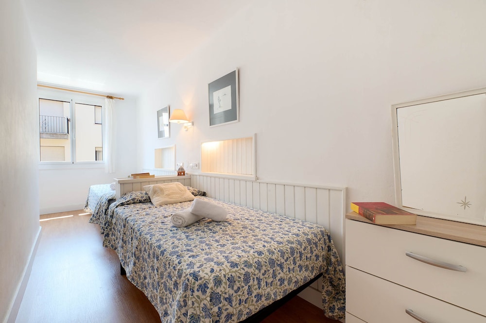 Llevant in Llafranc With 3 Bedrooms and 2 Bathrooms
