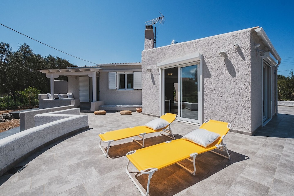 Large Private Villa Splendid Terraces & Views view 2