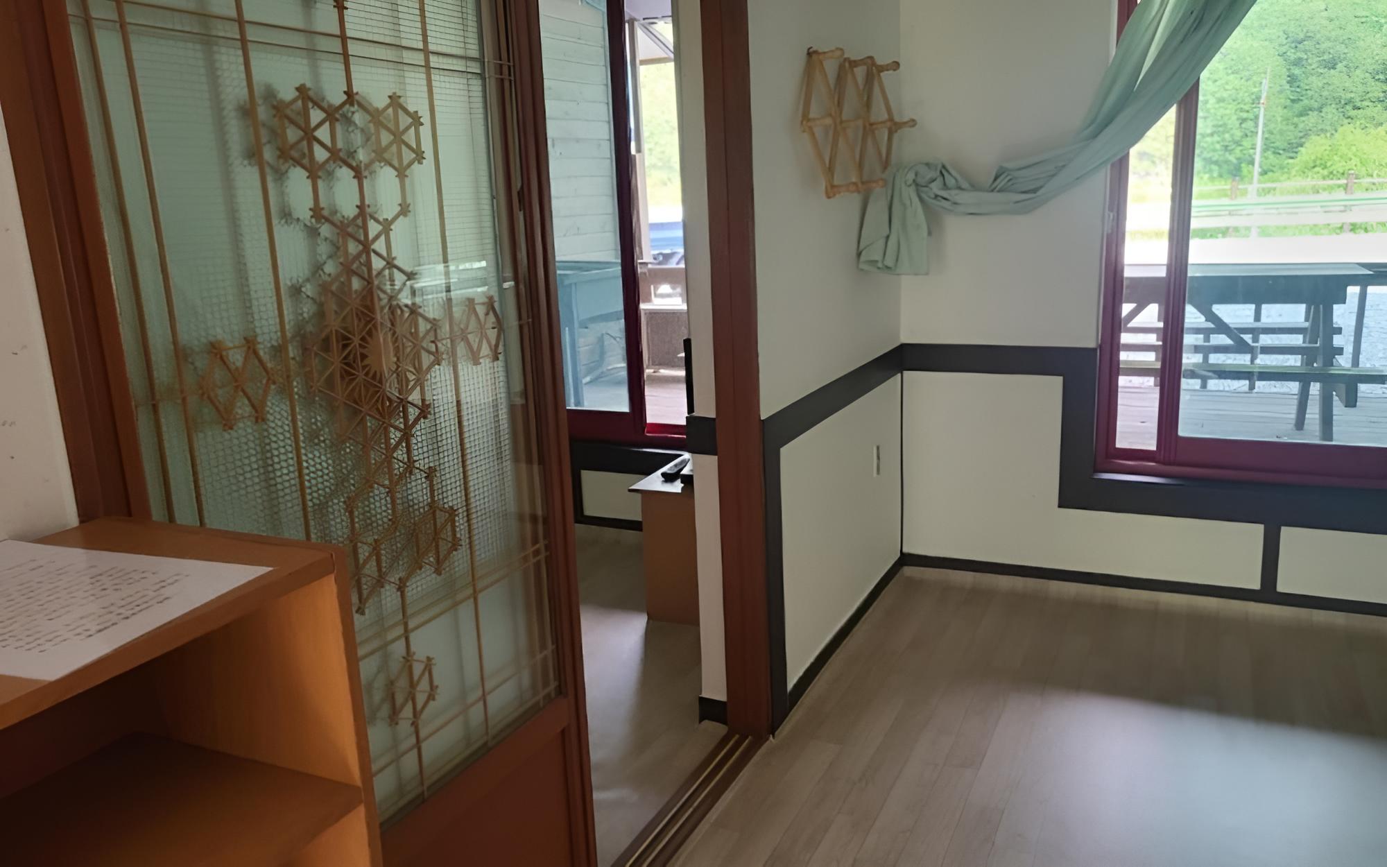 Yeongwol Donggang Close Pension