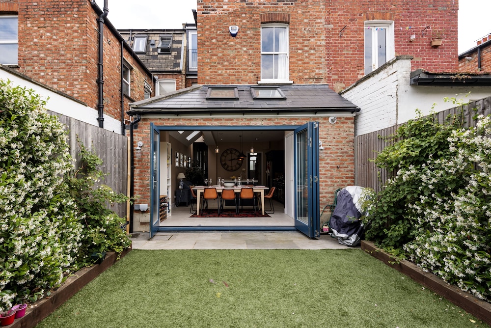 outdoor bbq area
