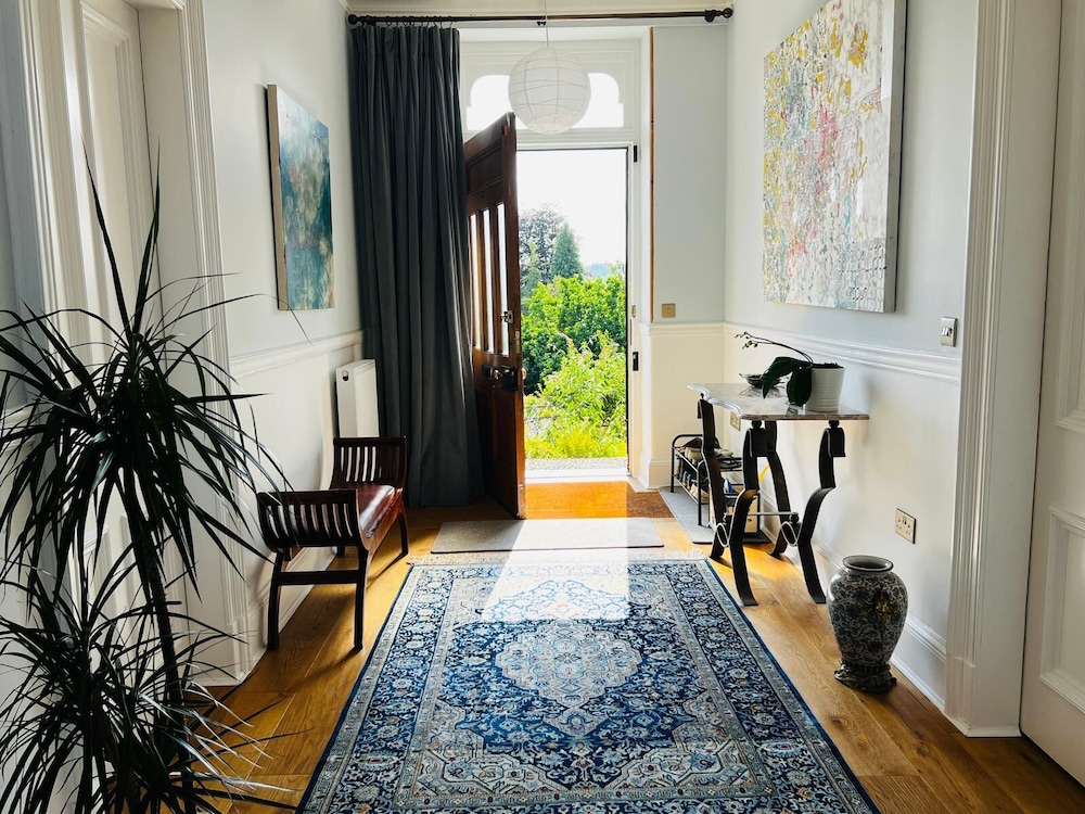 Dungora House