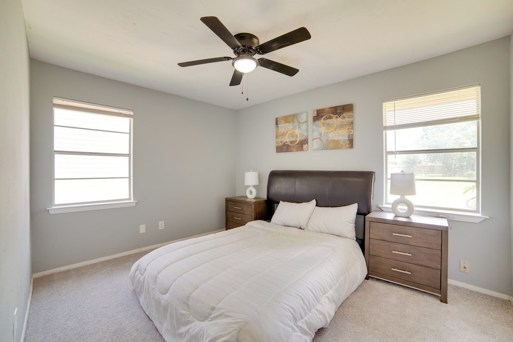 Pet-friendly Sachse Home: Large Fenced Yard
