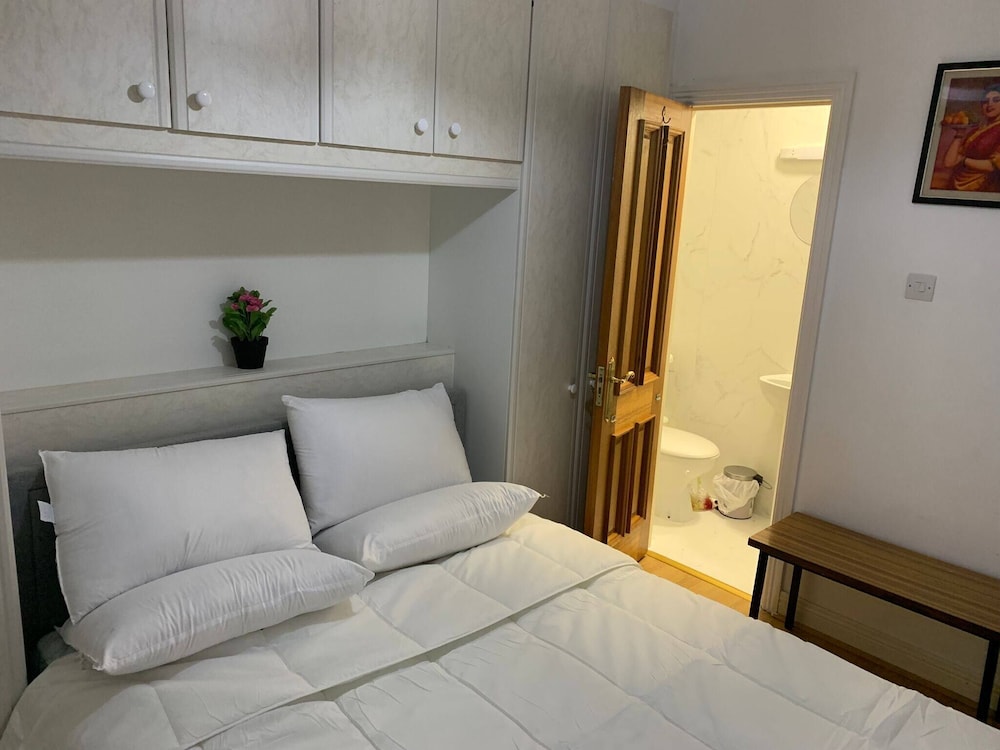 Room-ensuite With King Bed 2