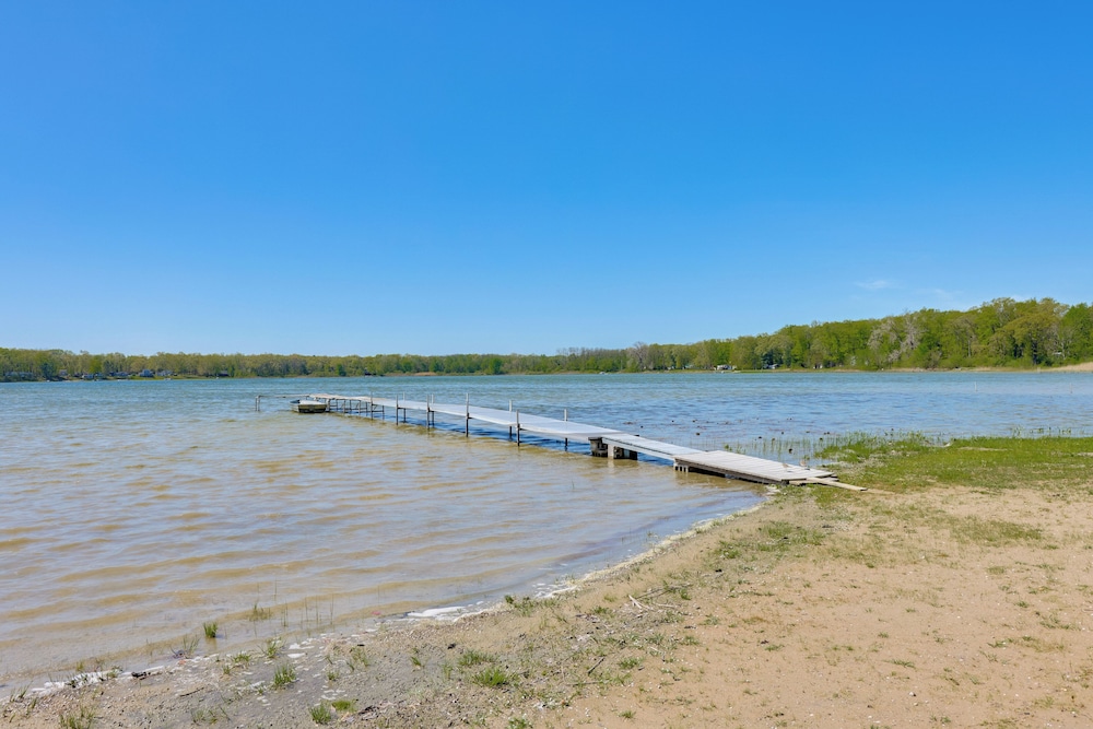 Tallman Lake Access: Family-friendly Home w/ Dock!