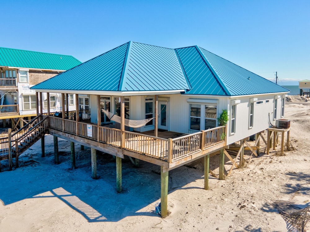 West End Girl - Bay Beach, Gulf Beach, Or West End Park - All Just Steps Away! You Can't Beat The View! 4 Bedroom Home by RedAwning view 3
