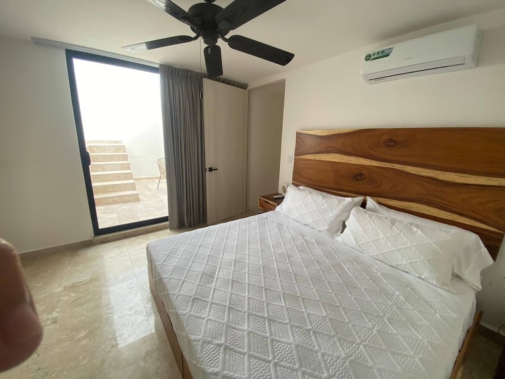 Spacious and Comfortable Ph With Private Pool in Zama!