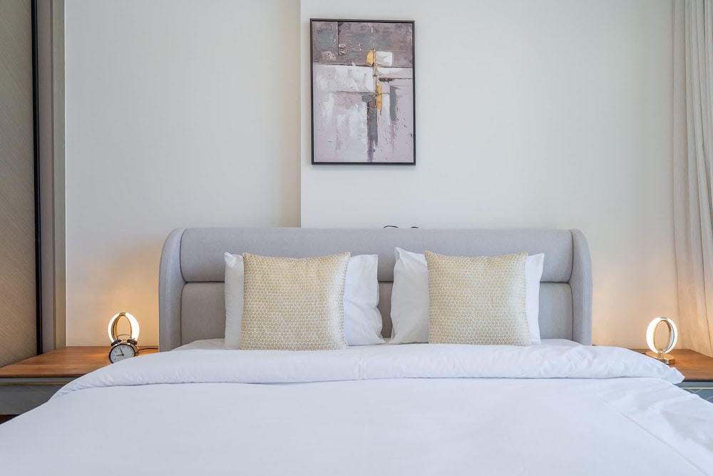 Peace and Tranquility in This 1 Bedroom in JVC